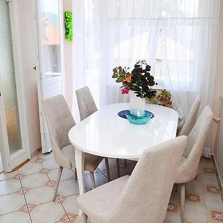 Mir Apartment *